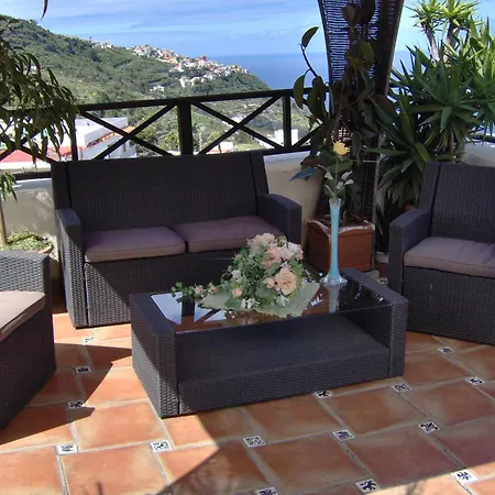 Apartamento To The Street With Big Kitchen *