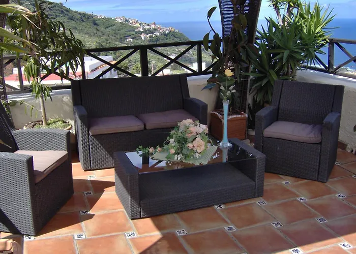 Appartamento To The Street With Big Kitchen *